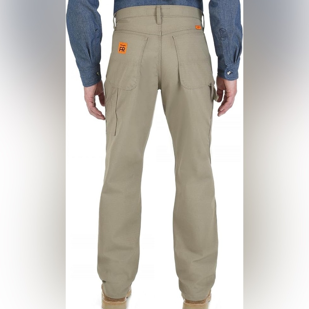 Wrangler Riggs Workwear Flame Resistant Utility pant Size 32x32 minimal Wear